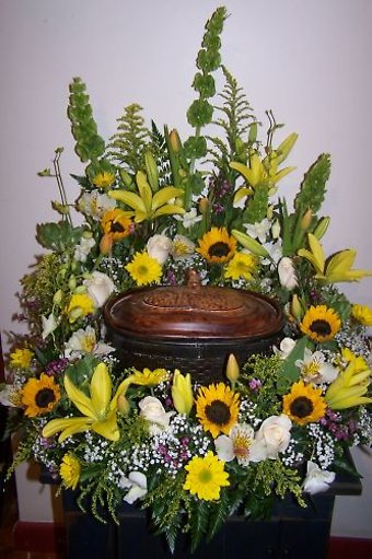 Urn wreath